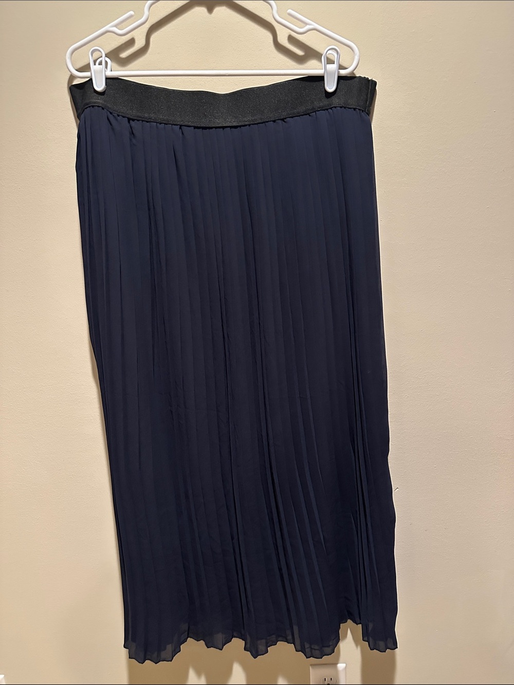 Elegant Navy Pleated Skirt